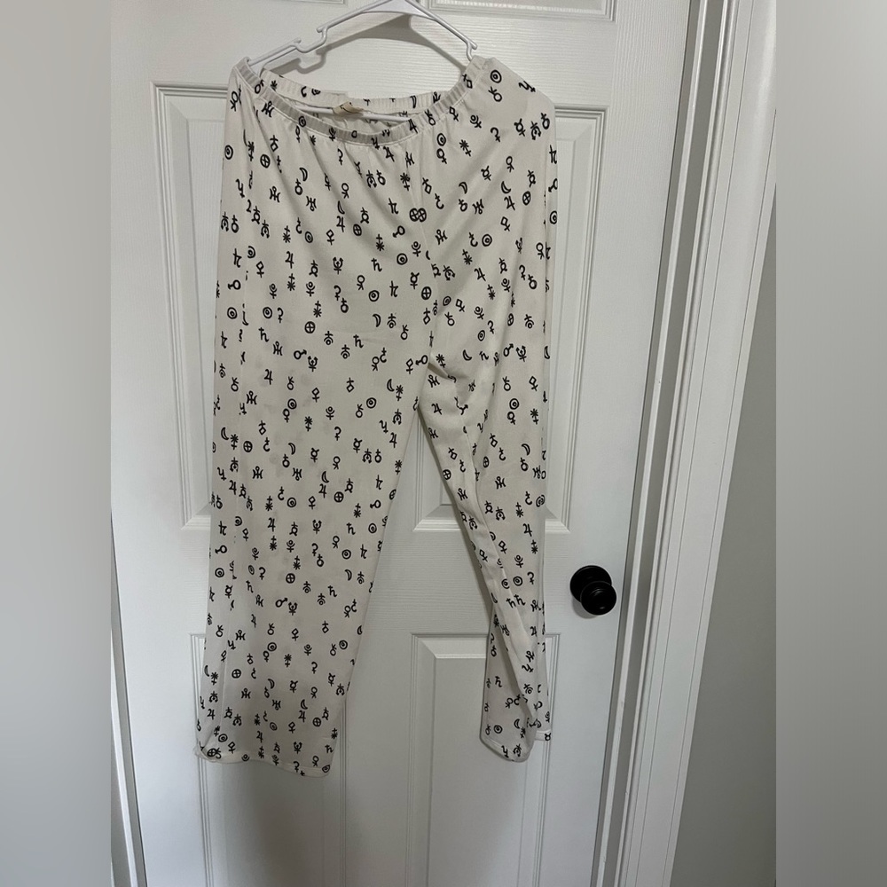 Women’s pajama medium no returns